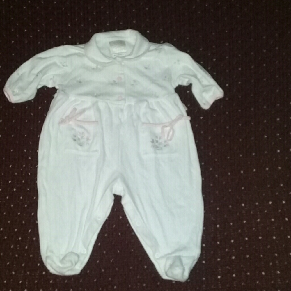 Creme de la creme sleeper size 3 - 6 mos.